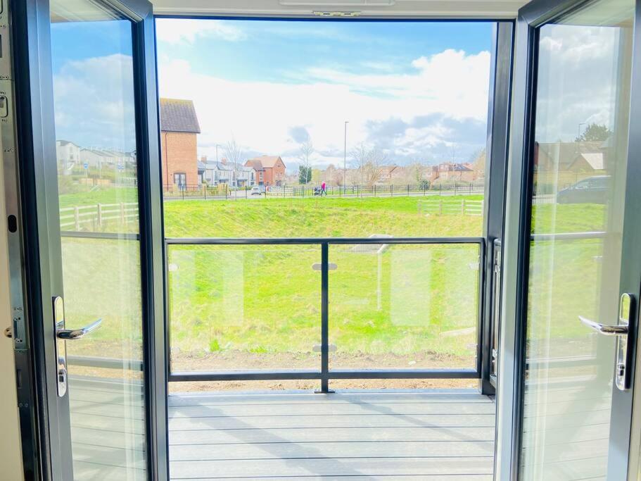 Beautiful, Brand New Apartment! 切尔滕纳姆 外观 照片
